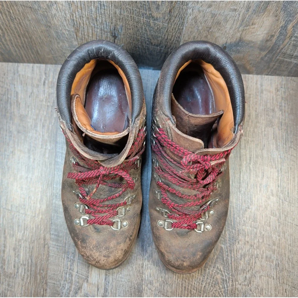 Vasque Vintage Mens 9.5 D Brown Leather Lace Up Mountain Hiking Boots Vibram USA